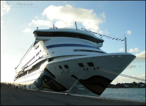 AIDAaura001.jpg