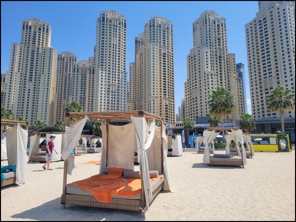 Dubai23027.jpg