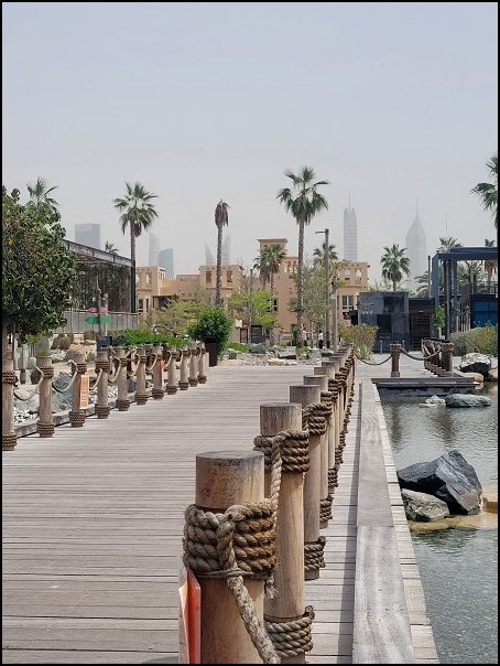 Dubai23326.jpg